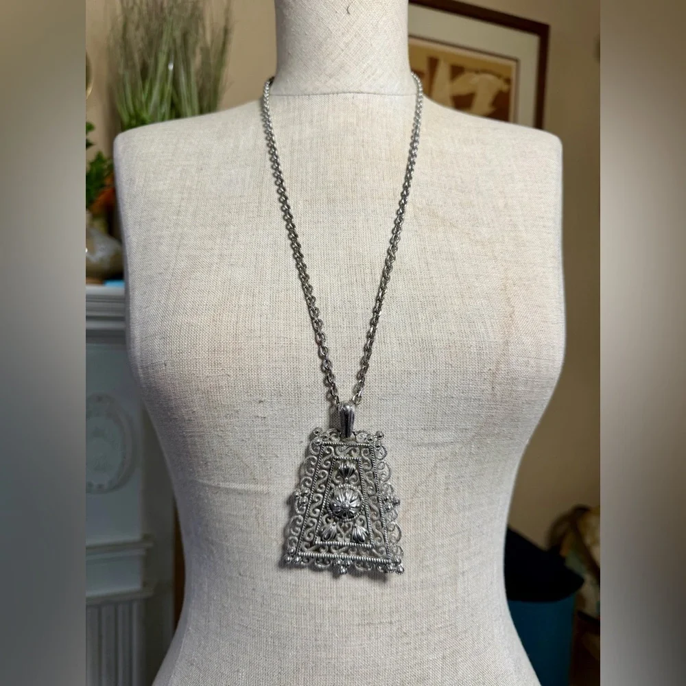Vintage Crown Trifari Silver Tone Statement Ornate Filigree Pendant Necklace